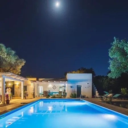 Villa Charming In